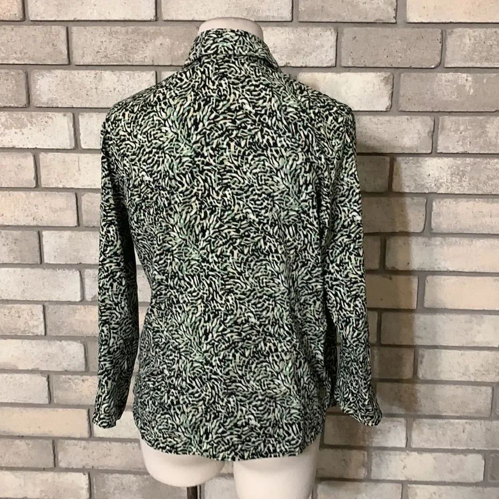 3for$20 button front blouse small - Picture 2 of 3